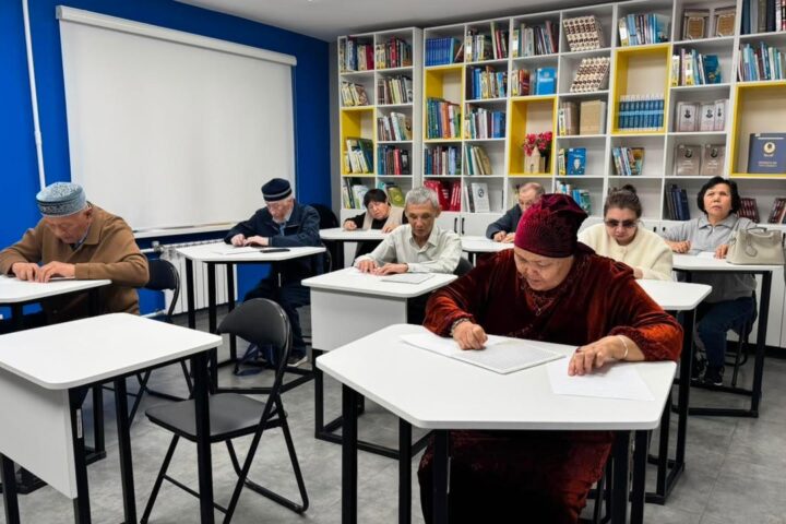 Конкурс для незрячих в Астане: эссе писали шрифтом Брайля