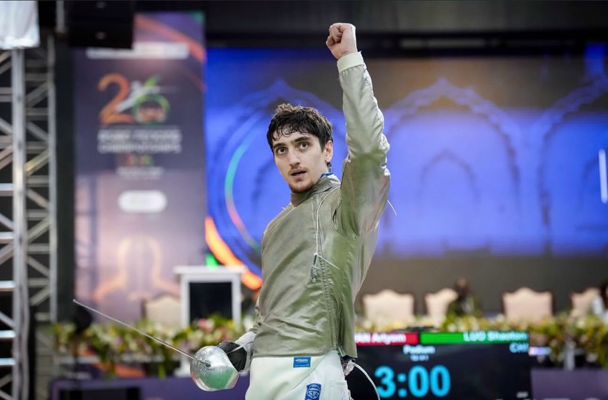 Казахстанский саблист Артём Саркисян на Азиатских играх 2026 в Айти-Нагое