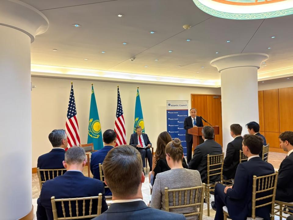 Ержан Казыхан выступает перед американскими экспертами на встрече в Atlantic Council