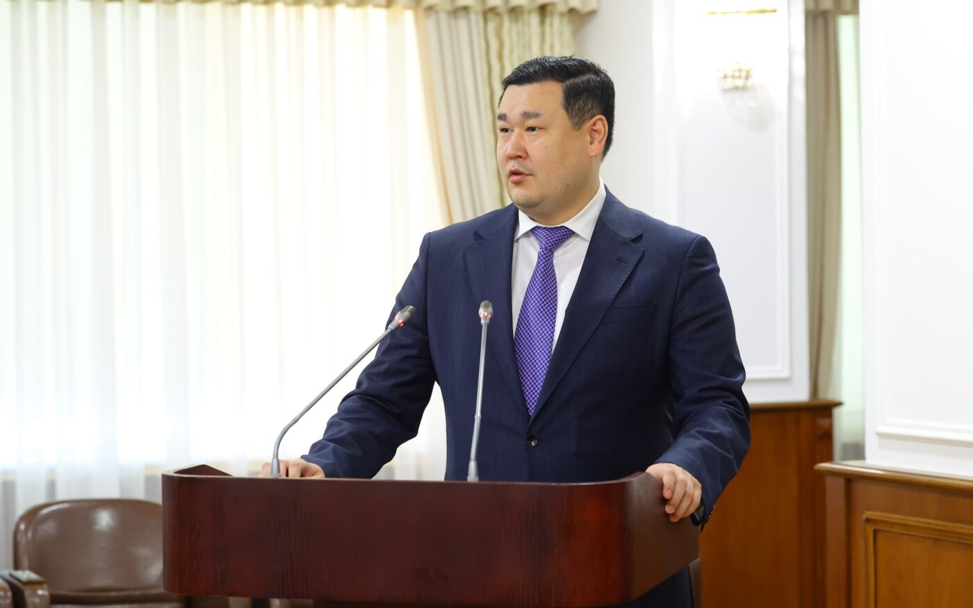 Уборка зерновых культур на полях Казахстана