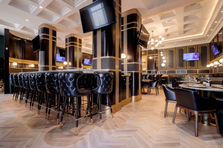 Паб Local Pub на Бектурова в Астане