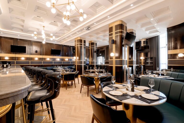 Паб Local Pub на Бектурова в Астане — интерьер 4