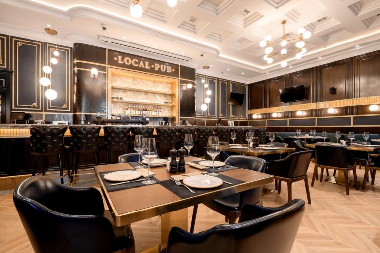 Паб Local Pub на Бектурова в Астане — интерьер 3