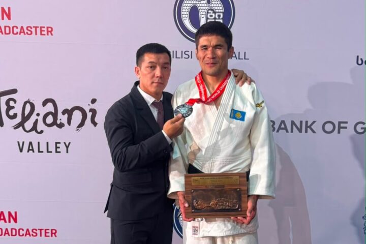 Пара дзюдоист из Астаны взял серебро чемпионата мира