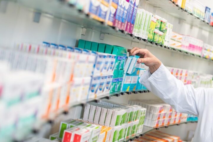 Наценку на лекарства в аптеках снизили с 55% до 30%