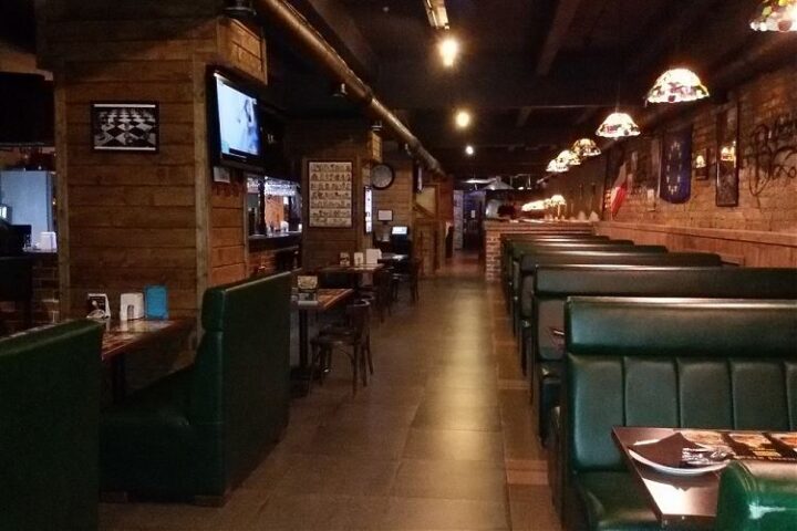 Пивной бар DRAFT bar & grill — улица Бейбітшілік — Астана
