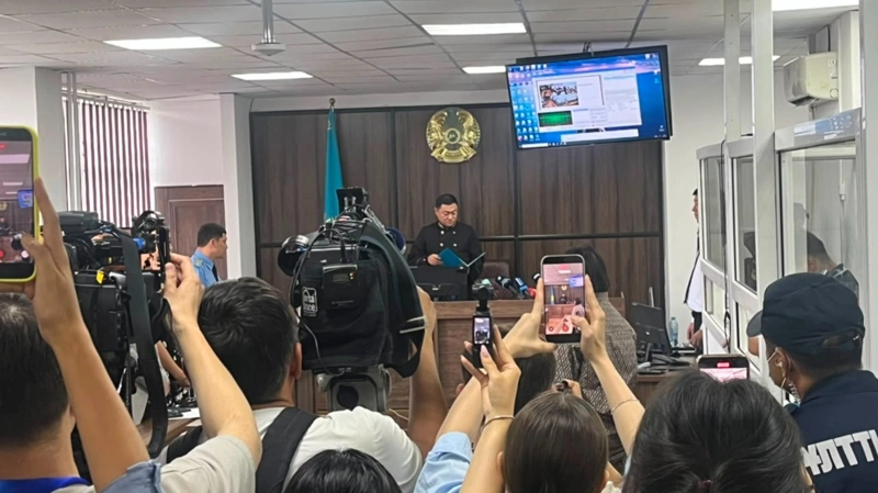 Судебное заседание по делу о смертельном ДТП на проспекте аль-Фараби в Алматы