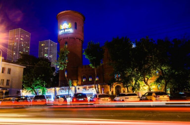 Пивной ресторан Line Brew на Кенесары в Астане — интерьер 5