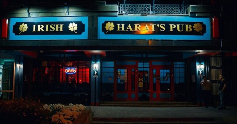 Паб Harat’s Irish Pub на Желтоксан в Астане — зал