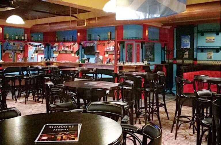 Паб Harat’s Irish Pub на Желтоксан в Астане — барная стойка