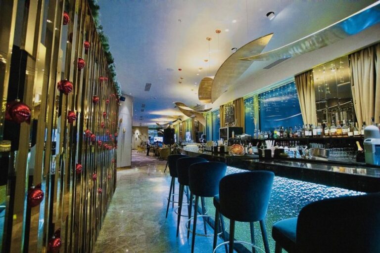 Ресторан Cloud9 dine and wine в Астане — интерьер 2