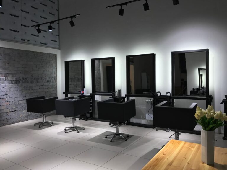 salon main hall 1600 768x576
