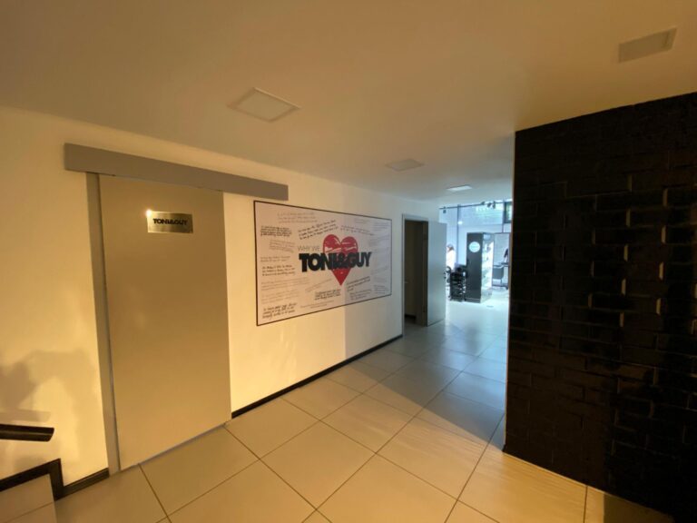 salon toniandguy lobby 1600 768x576