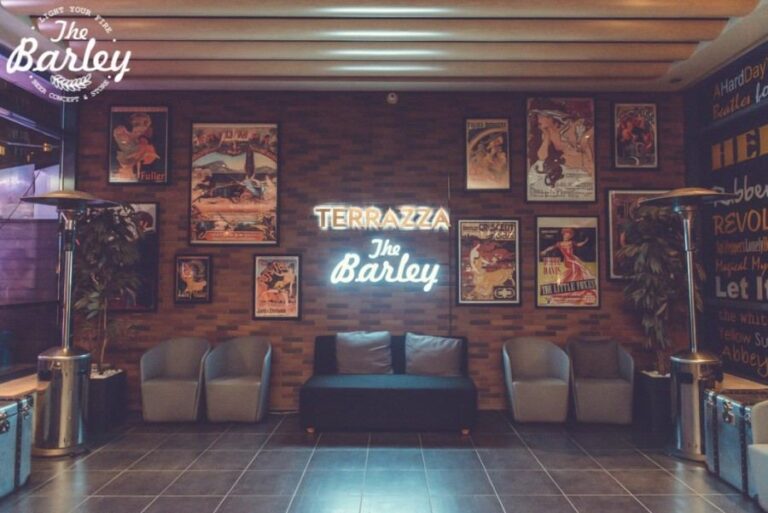 The Barley в Астане — летняя терраса The Barley в Астане — летняя терраса