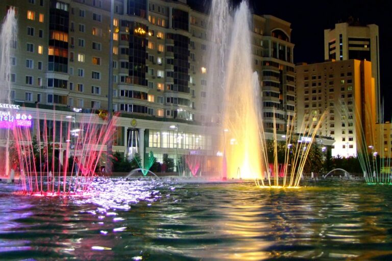 1. singing fountain astana 768x512