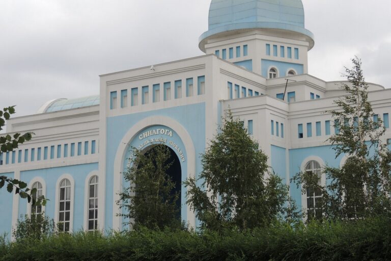 1. synagogue in astana 768x512