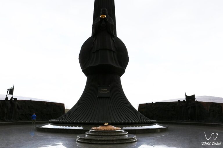 1675323453 monument to defenders of the fatherland astana 3 768x512