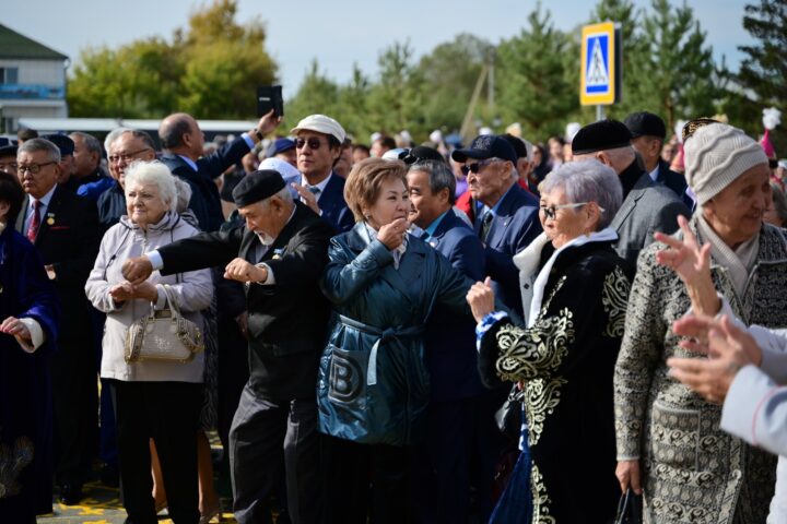В Кокшетау ветеранам труда вручили медали «Еңбек ардагері»