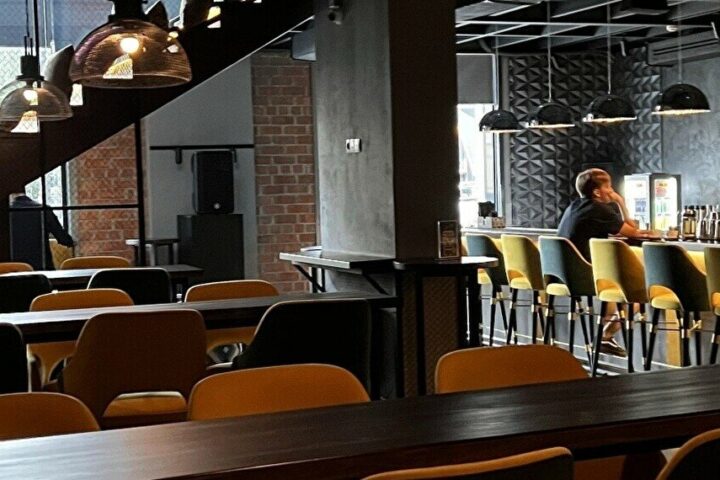 Бар Fiftyfifty Luckybar — Астана
