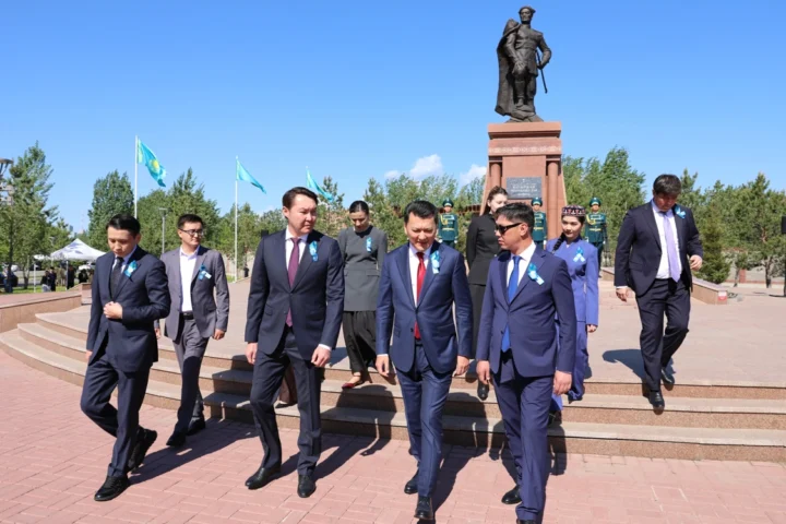 Парк имени Бауыржана Момышулы — Астана