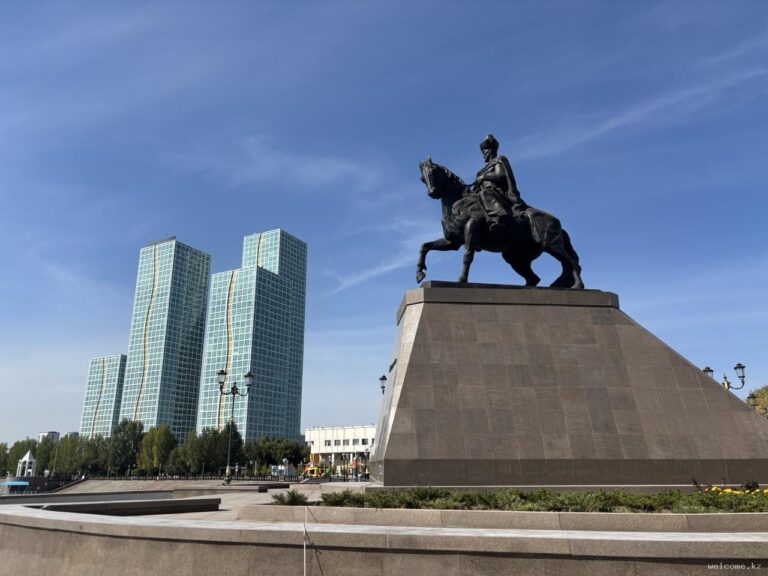 kenesary monument2 768x576