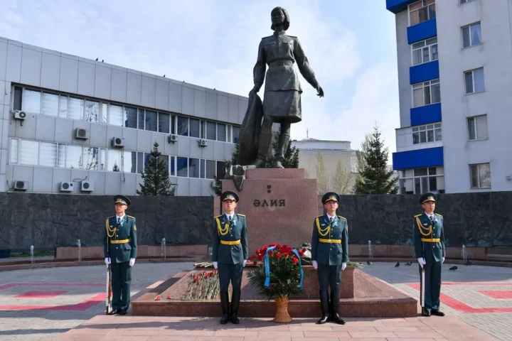 Мемориал Алии Молдагуловой — Астана