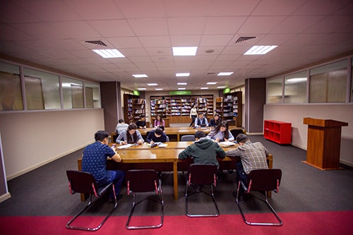 zal inostrannoy literaturyi min